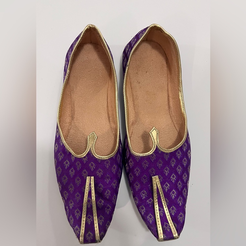 Indian juti mojdi traditional shoes Elegant Purple and Gold men’s Shoes